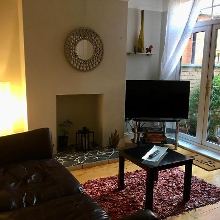 Lavender Apartment Лестър Екстериор снимка