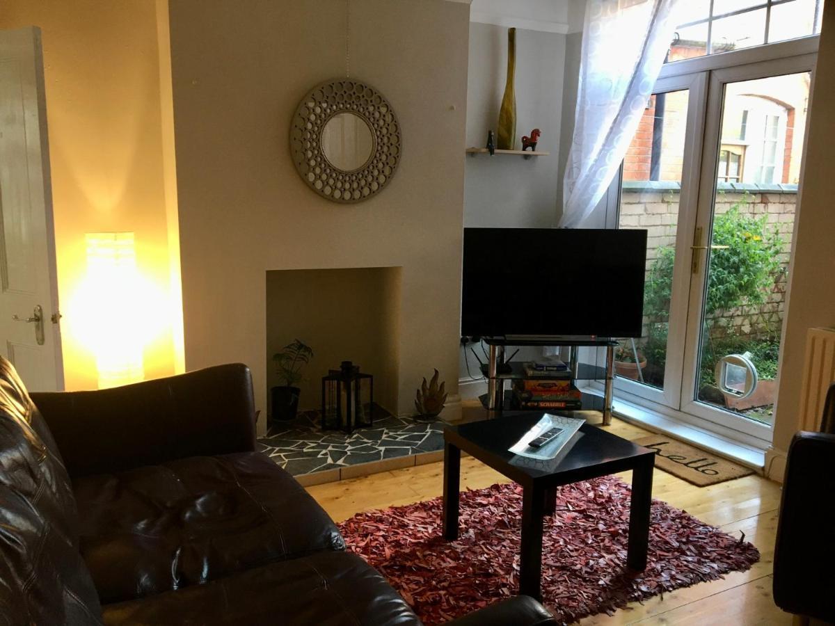 Lavender Apartment Лестър Екстериор снимка